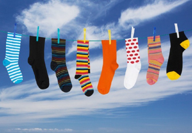 Полезные советы по стирке носков: как очистить загрязнения и не потерять пару